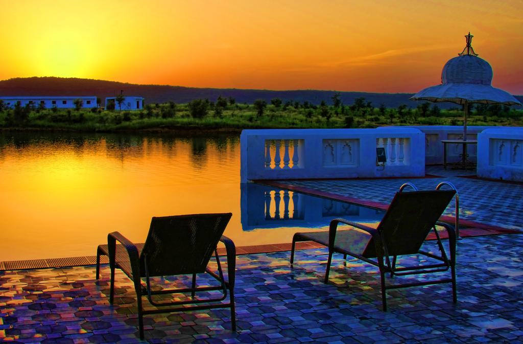 Juesta Lake Nahargarh Palace, Chittorgarh Pārsoli Exterior foto